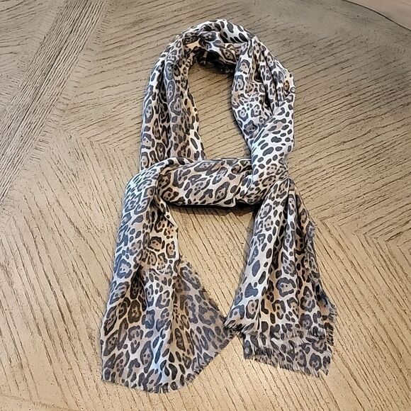Leopard print scarf shawl - Picture 4 of 4